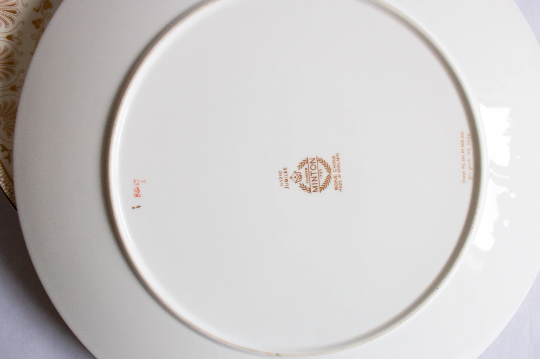 Minton 'Jubilee' Pattern Gold and White Art Deco Dinner Plates (4)