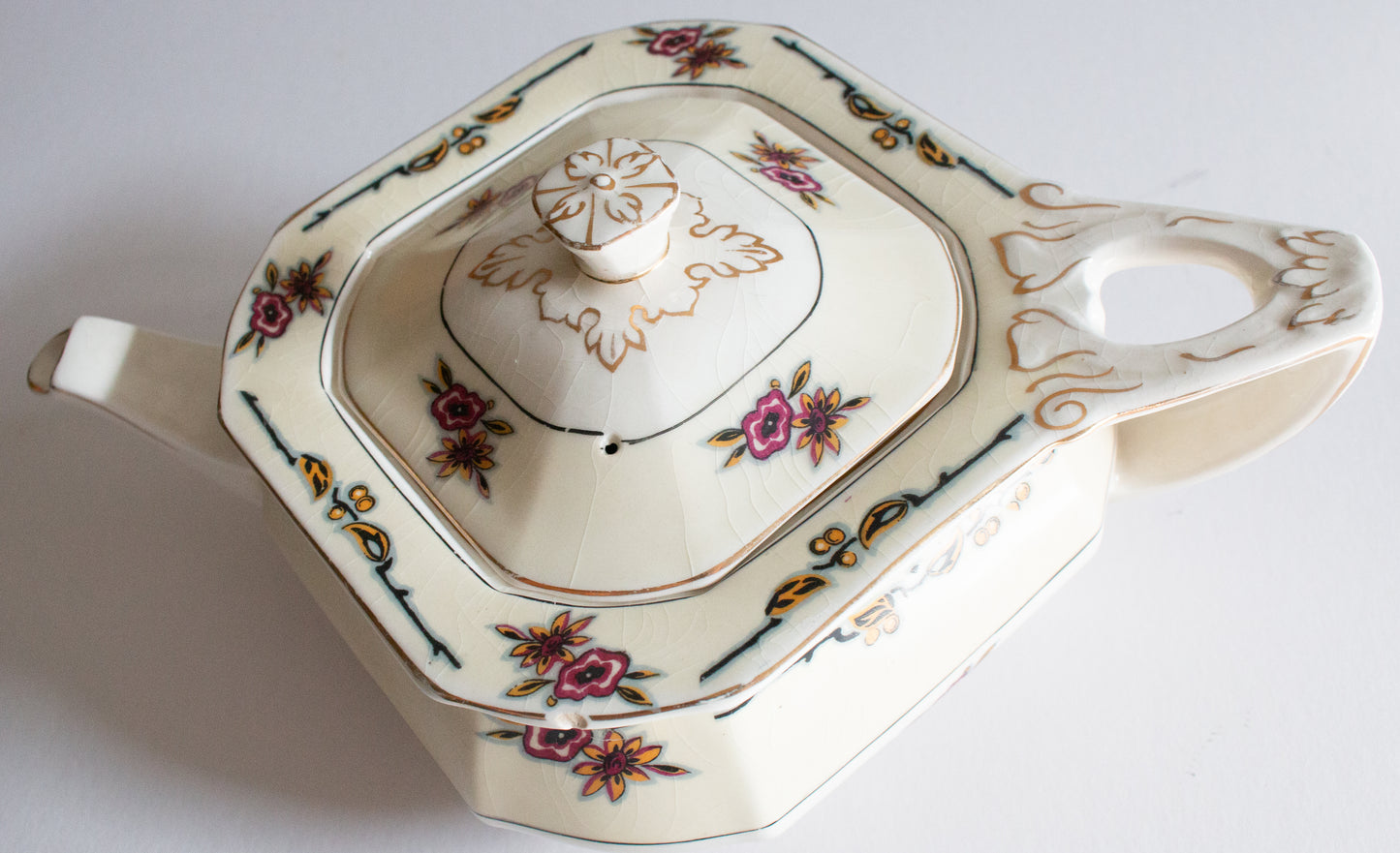 W. H. Grindley & Co. 'Sheraton Ivory' Pattern Teapot