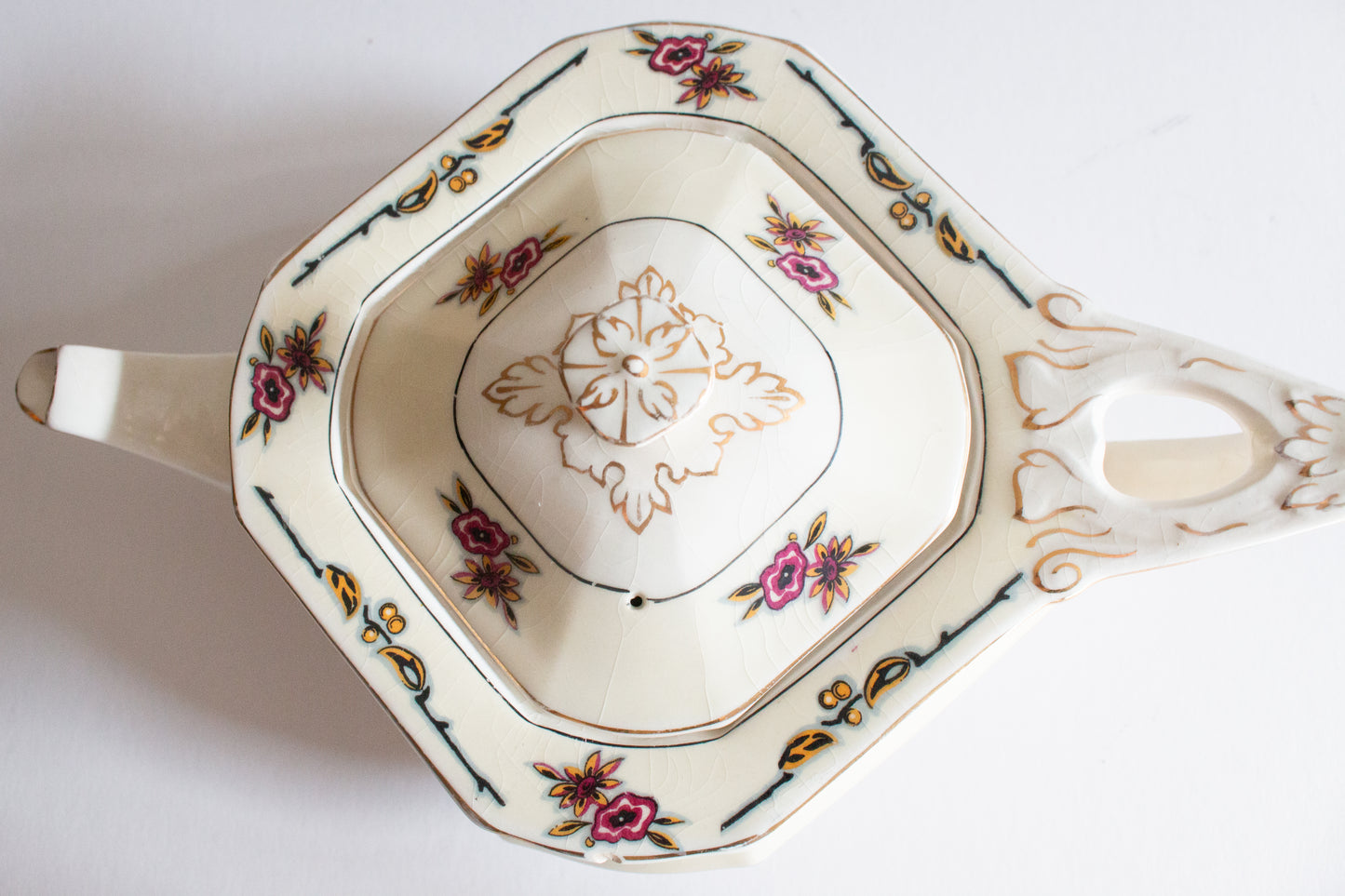 W. H. Grindley & Co. 'Sheraton Ivory' Pattern Teapot