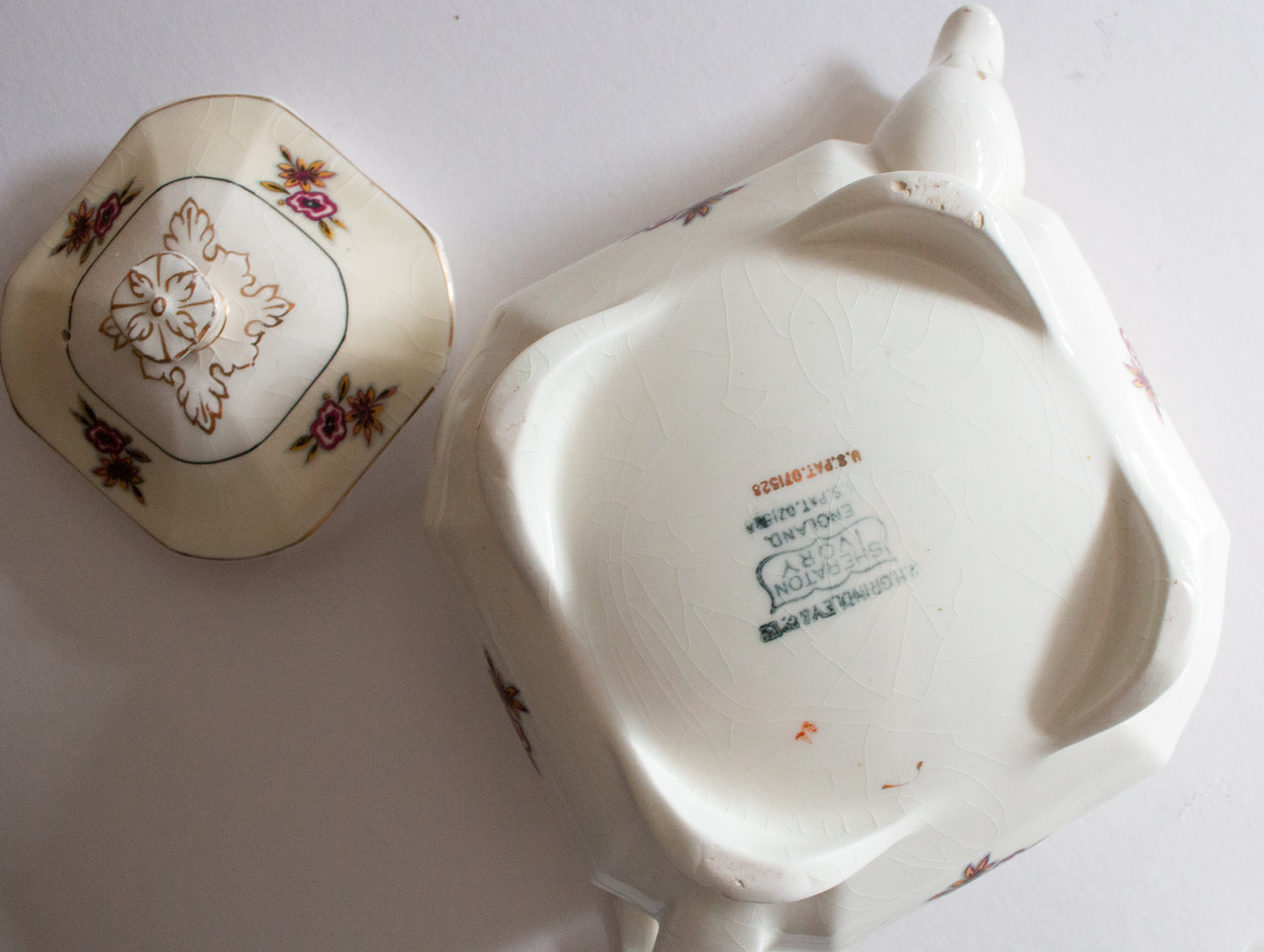 W. H. Grindley & Co. 'Sheraton Ivory' Pattern Teapot