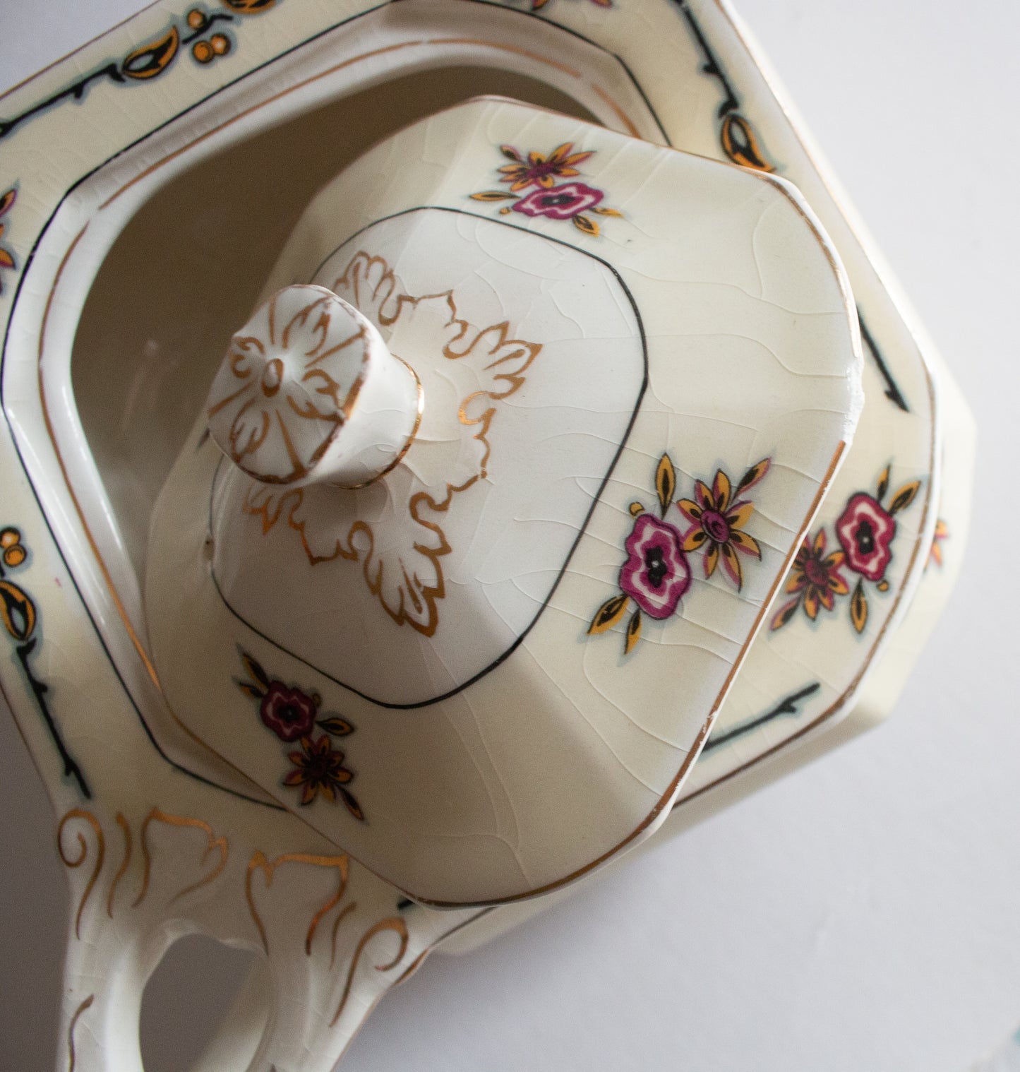 W. H. Grindley & Co. 'Sheraton Ivory' Pattern Teapot