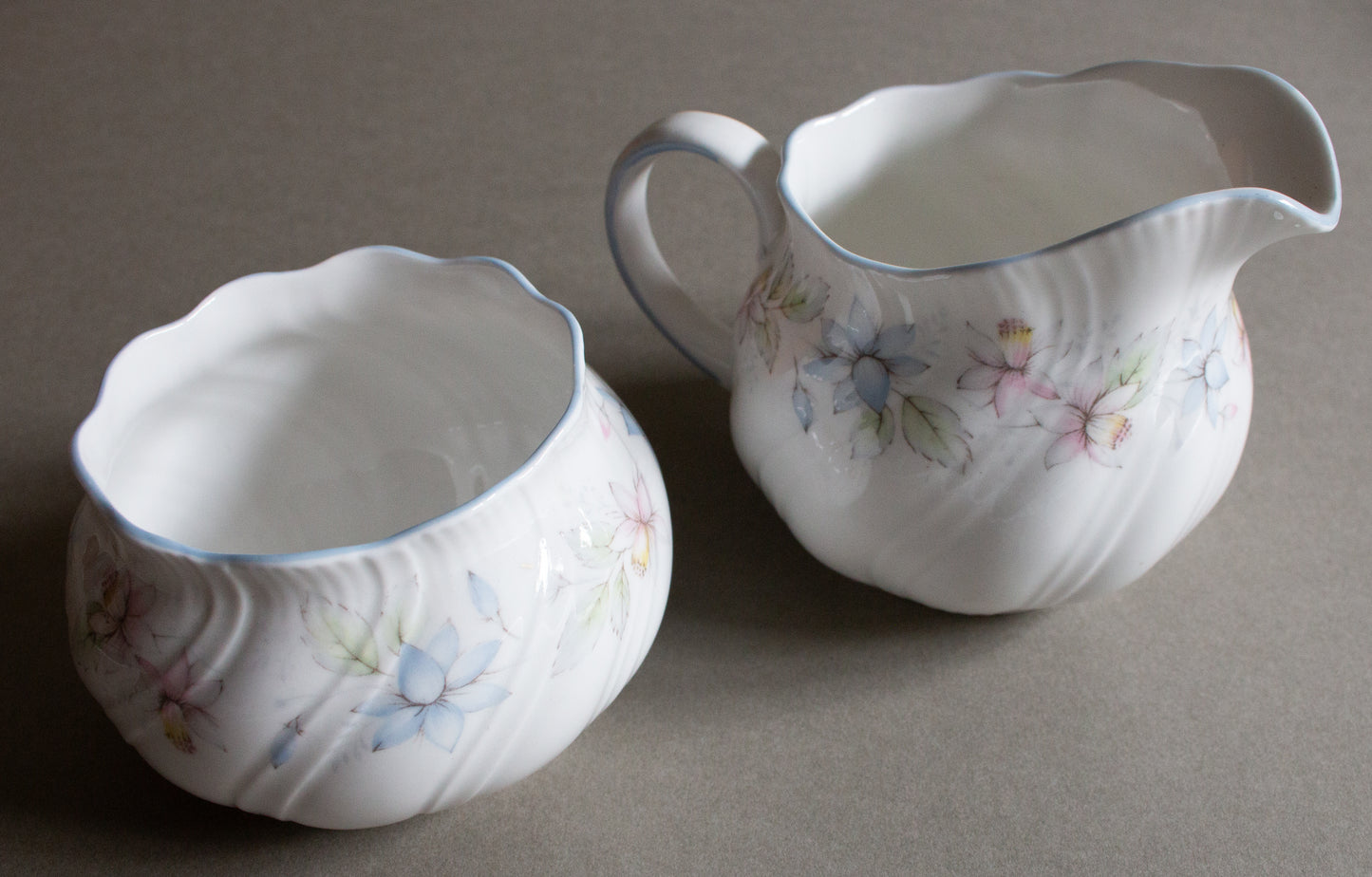 Queen's 'Claire' Pattern Sugar Bowl and Creamer Set