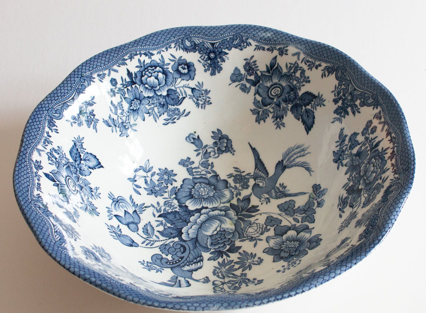 Wedwood 'Asiatic Pheasants' Pattern Blue and White Transferware Serving Bowl
