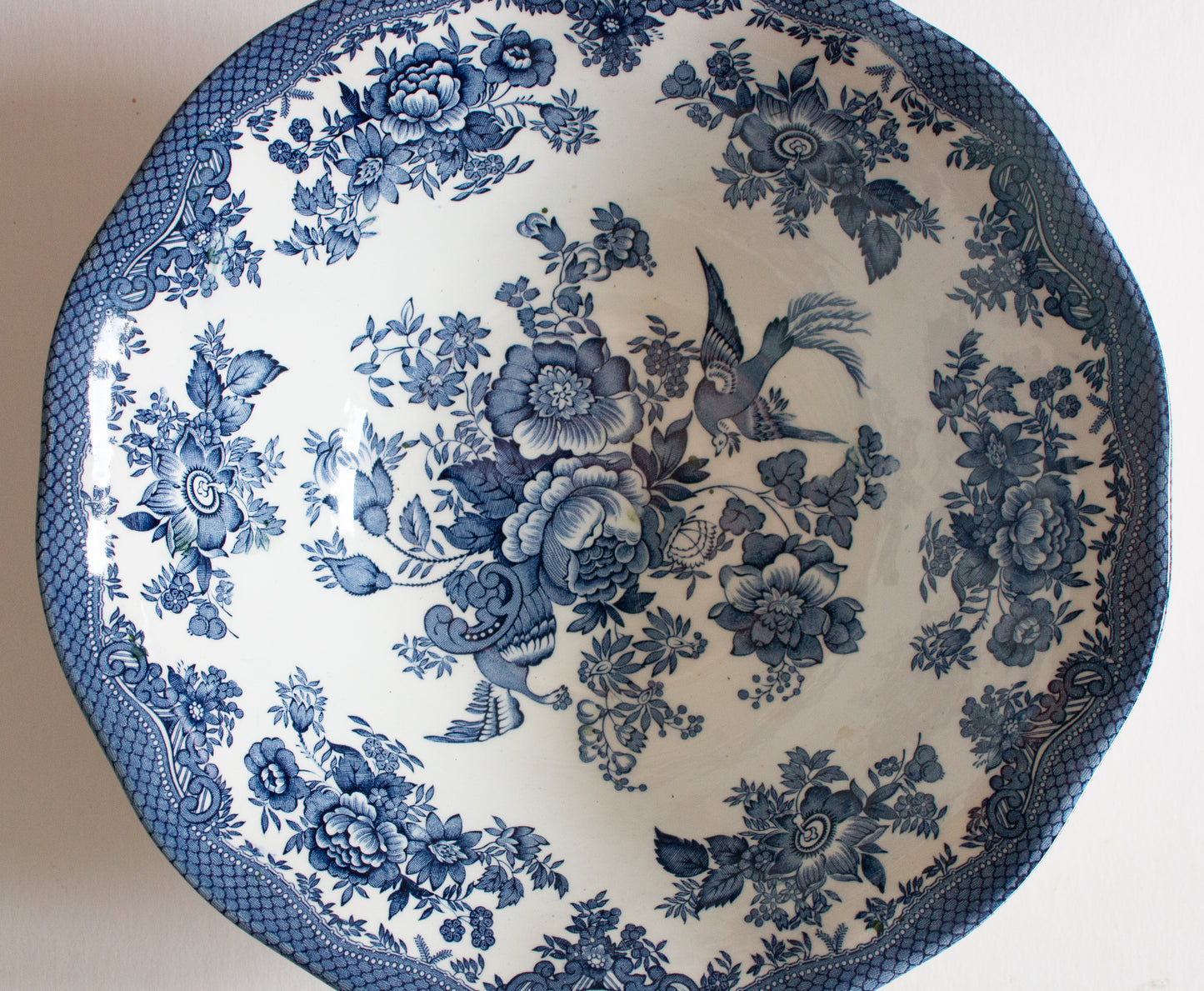 Wedwood 'Asiatic Pheasants' Pattern Blue and White Transferware Serving Bowl