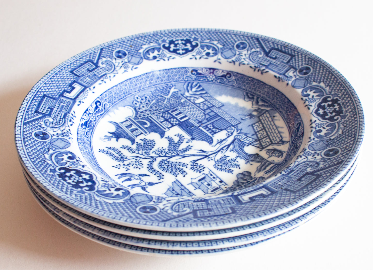 Vintage 'Willow' Pattern Blue and White Transferware Rimmed Soup Bowls (4)