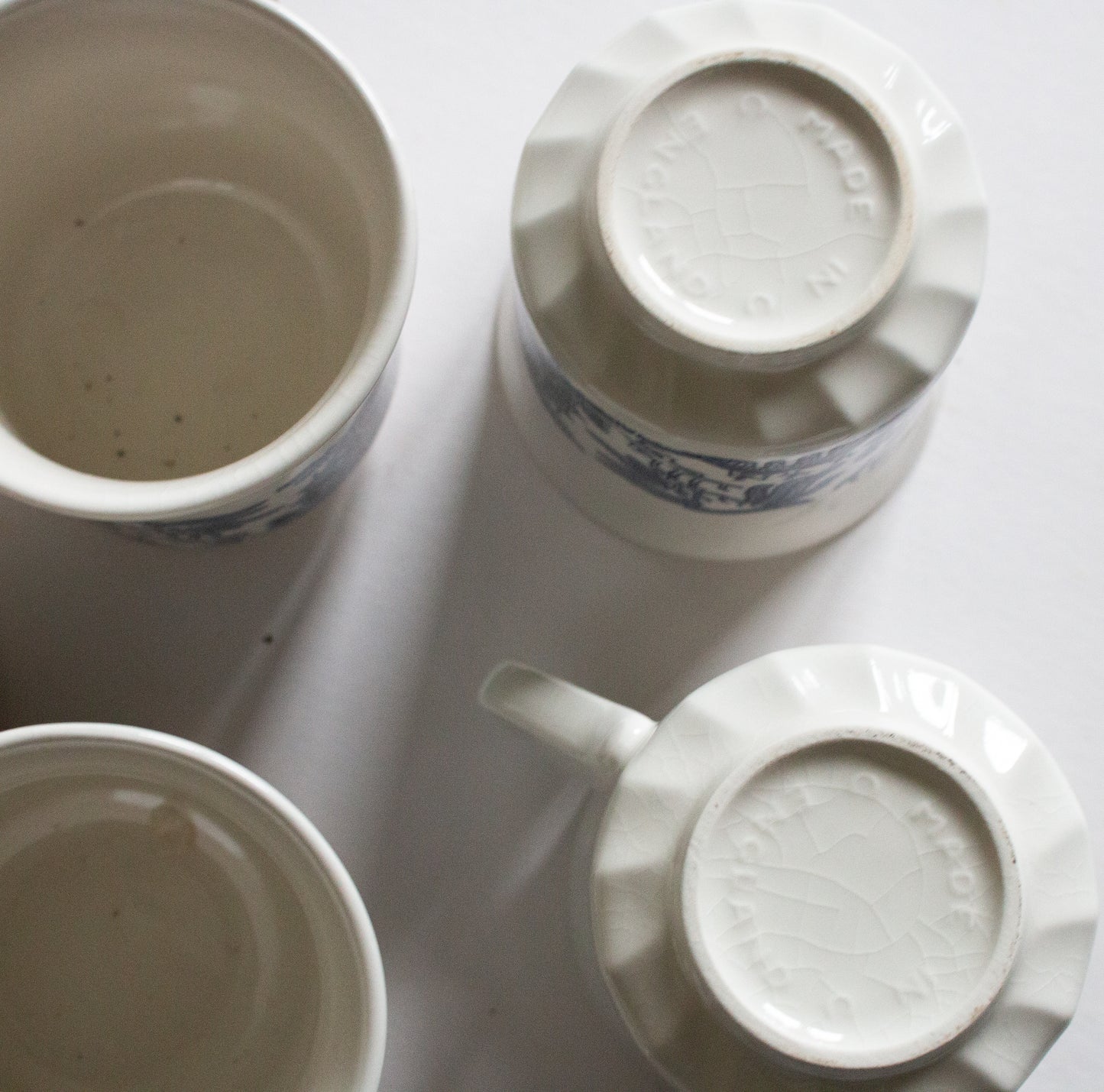 Churchill China Blue and White 'Willow' Pattern Teacups (6)