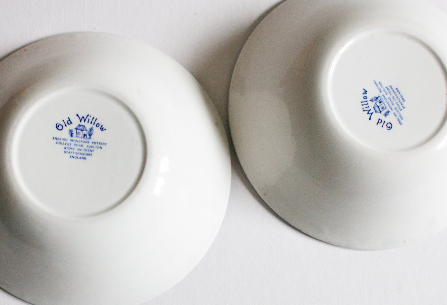 English Ironstone Tableware 'Willow' Pattern Blue and White Transferware Cereal or Dessert Bowls (2)
