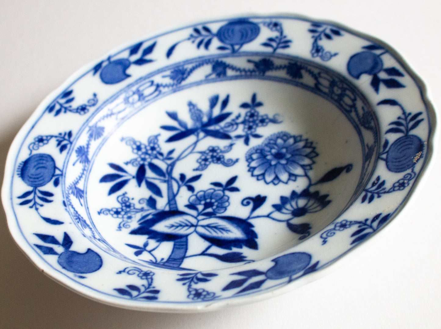 Meissen 'Onion' Pattern Rimmed Flow Blue and White Transferware Soup Bowl or Fruit Saucer