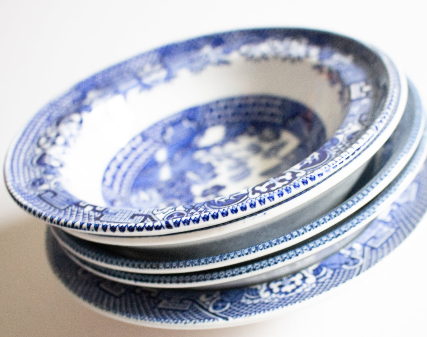 Vintage Mismatched 'Willow' Pattern Blue and White Transferware Cereal or Dessert Bowls (5)