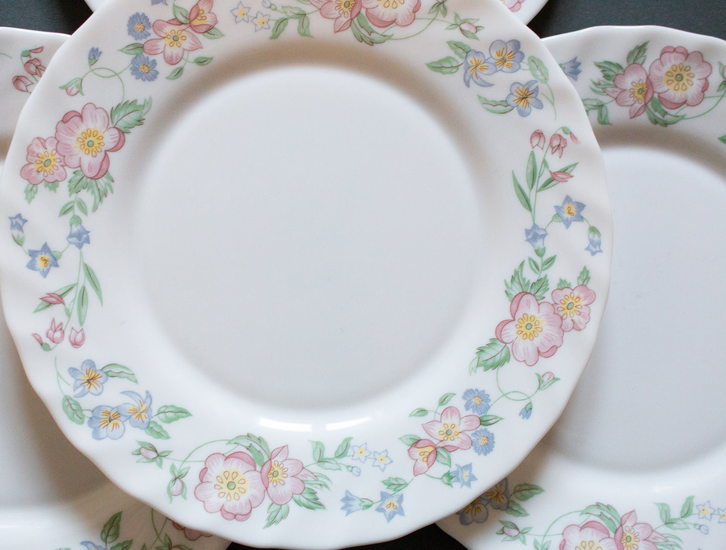 Arcopal France White Floral 11" Dinner Plates (4)