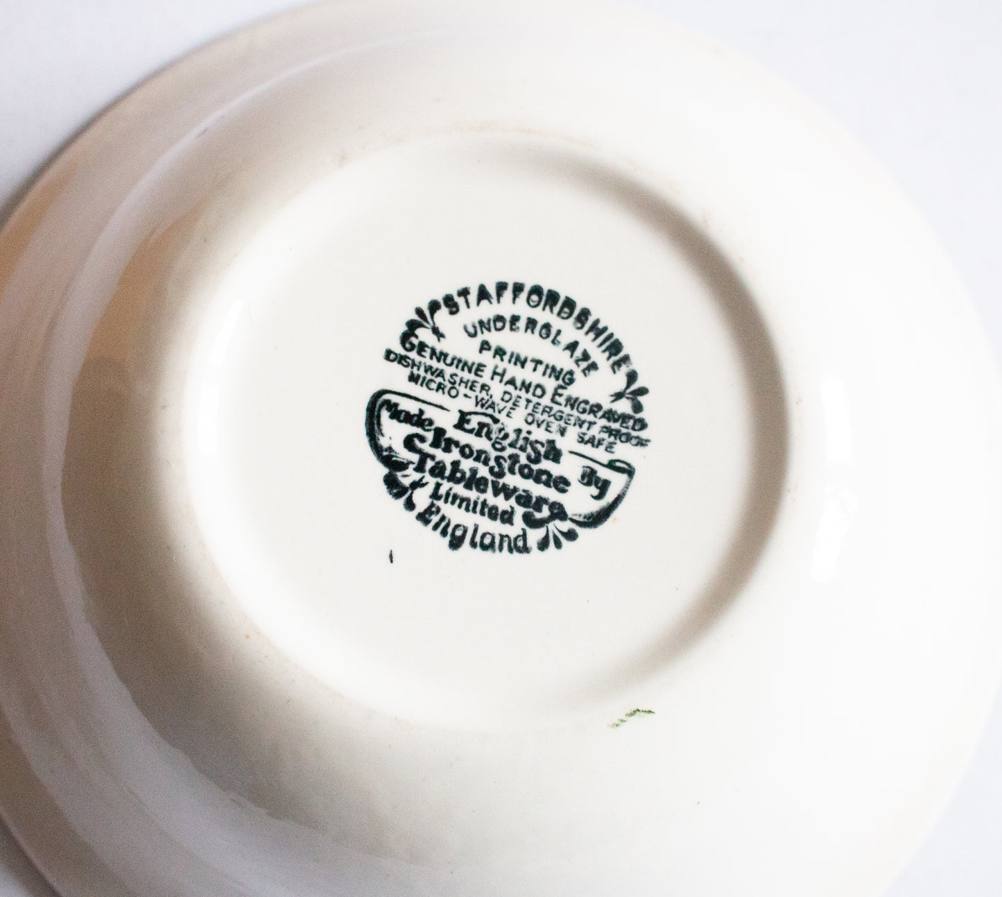 English Ironstone Tableware 'Old Inns' Series Green and White Transferware Serving Bowl