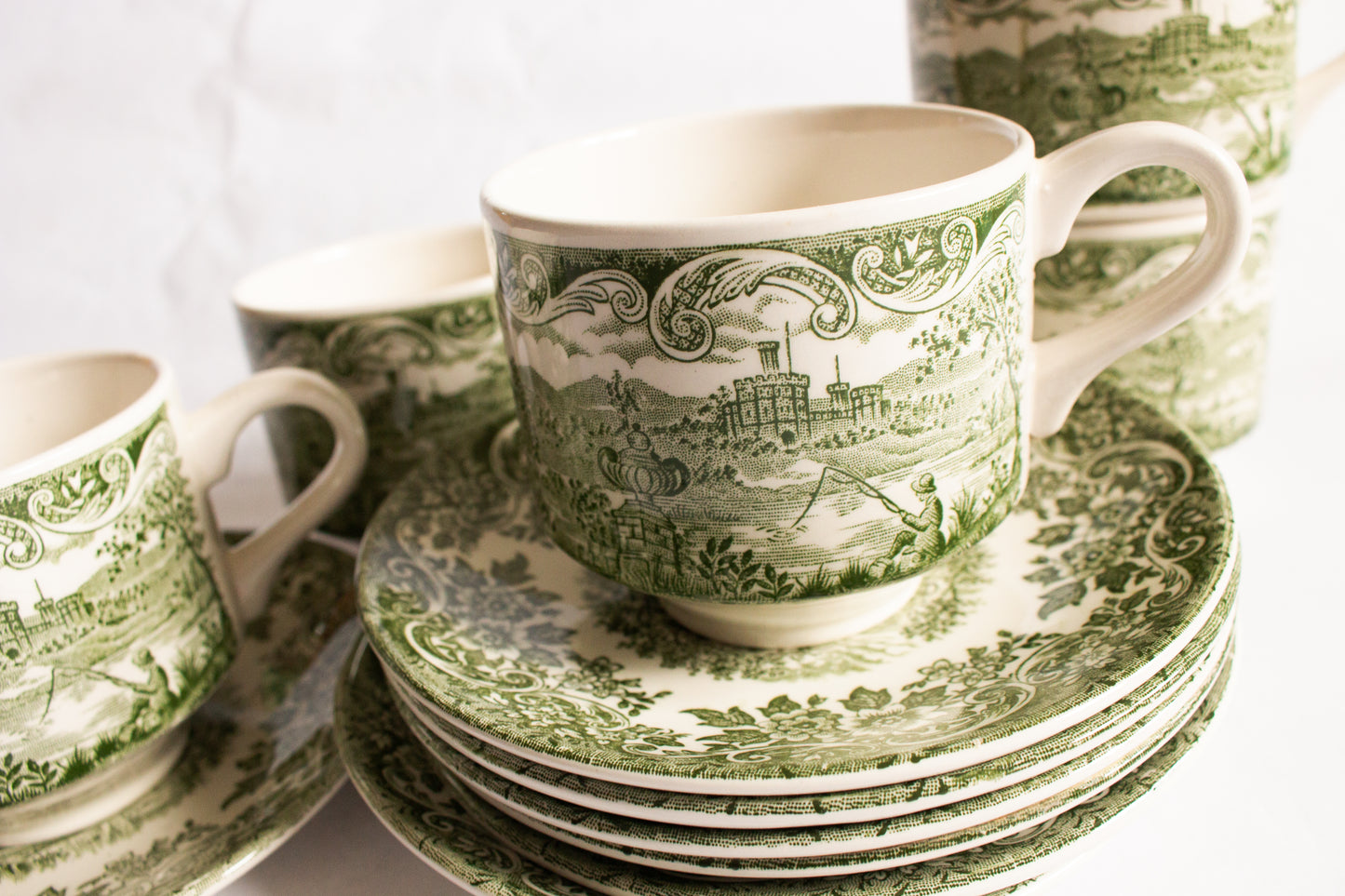 Broadhurst England Green and White Transferware Teacups and Saucers (6)