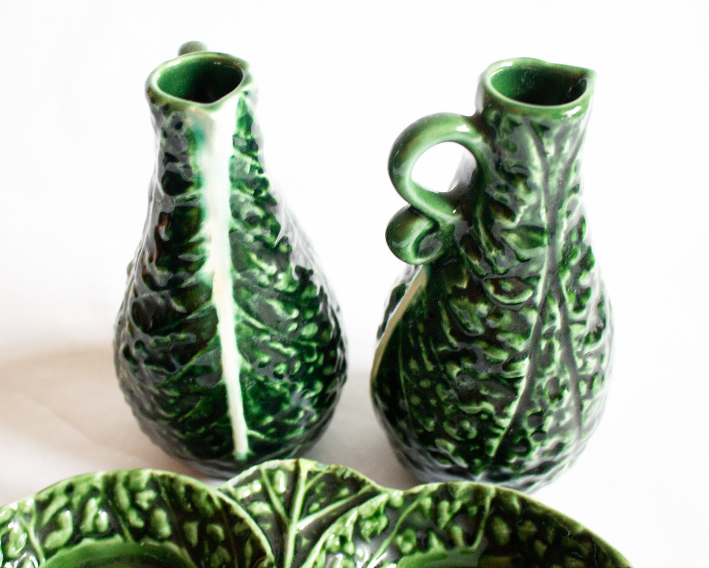 Green Majolica Leaf Oil and Vinegar Set