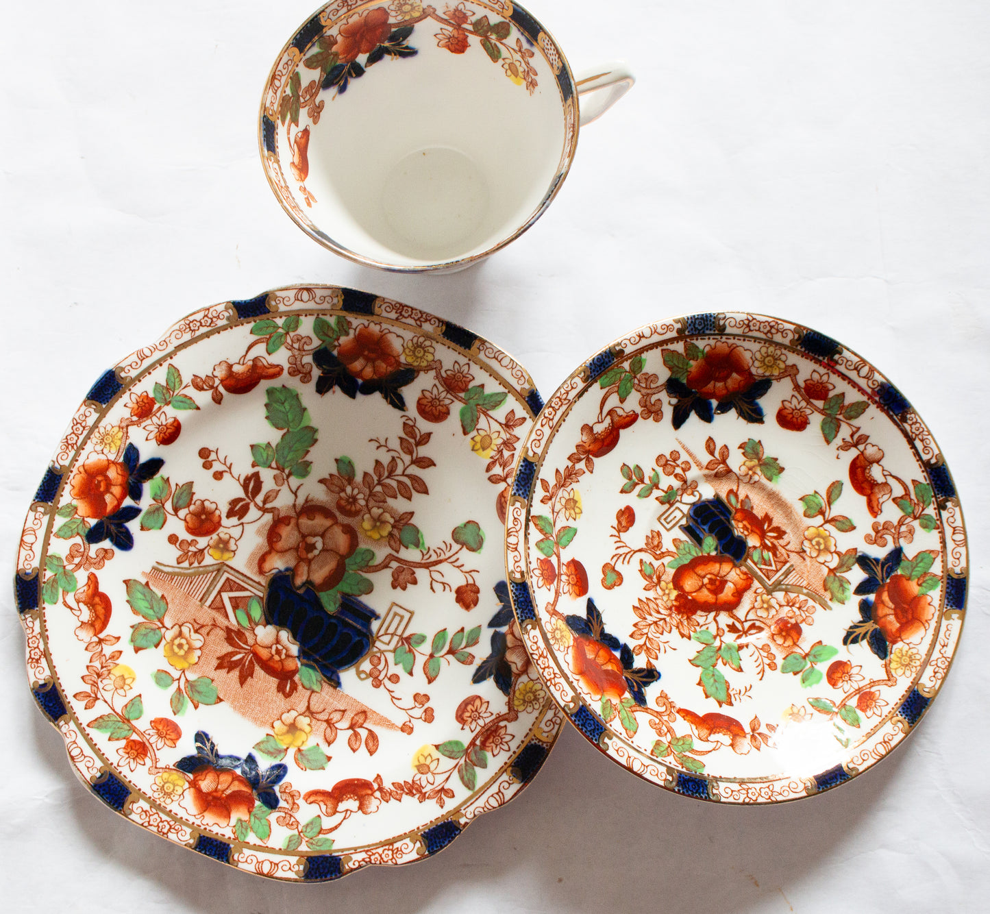 Antique Porcelain Imari Batwing Handles Teacup Trio