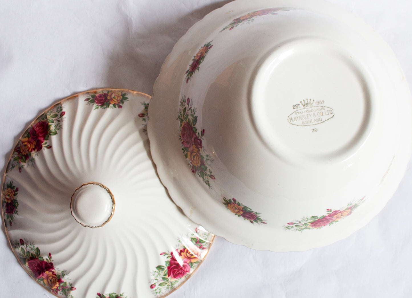 Aynsley & Co. Staffordshire China Country Roses Pattern Fluted Lidded Tureen