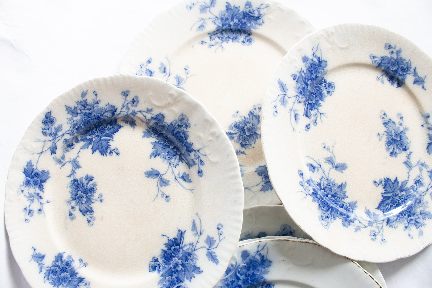 Middleport Pottery 'May' Pattern Flow Blue and White Transferware 9" Plates (6)