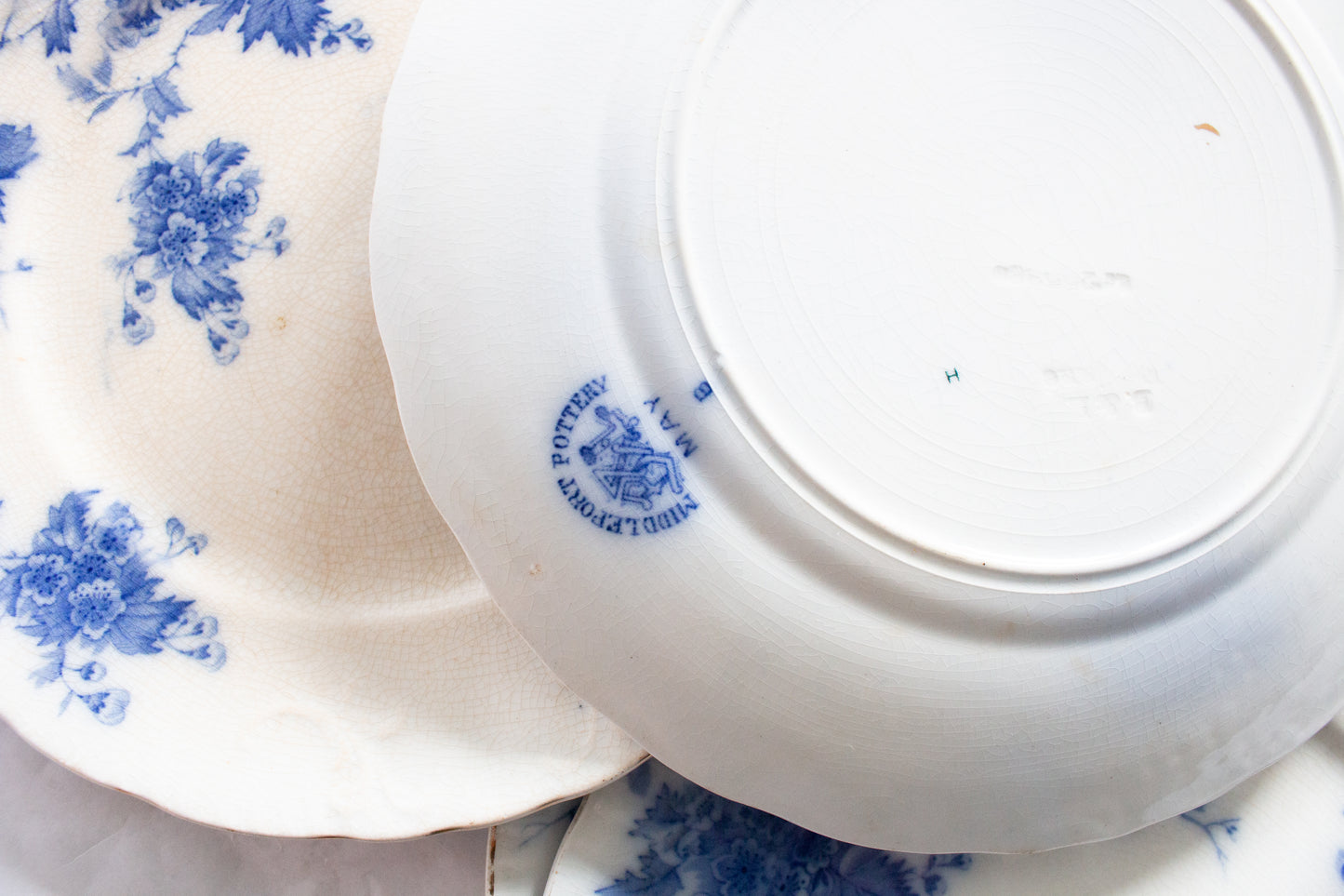 Middleport Pottery 'May' Pattern Flow Blue and White Transferware 9" Plates (6)