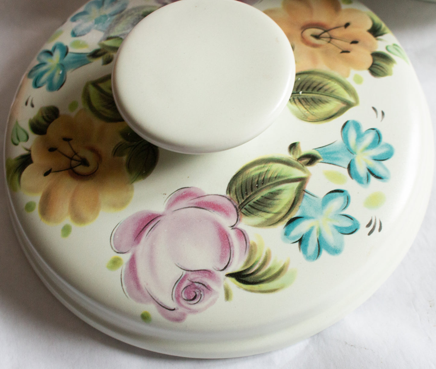 Royal Doulton Lambeth Stoneware 'Duberry' Pattern Small Lidded Tureen or Serving Dish