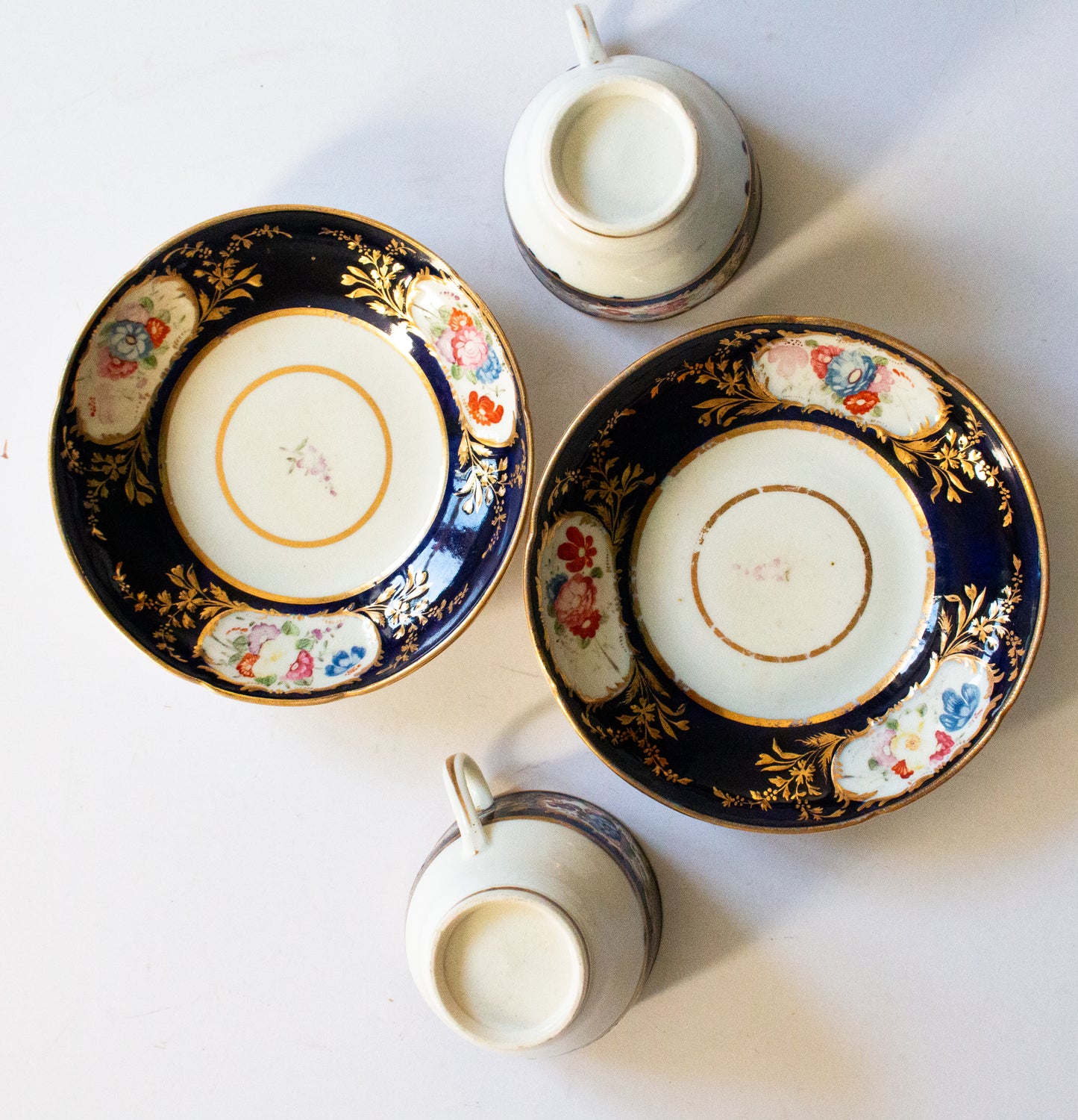 Vintage Imari Colours China Teacups with Floral and Gilt Detail (2)