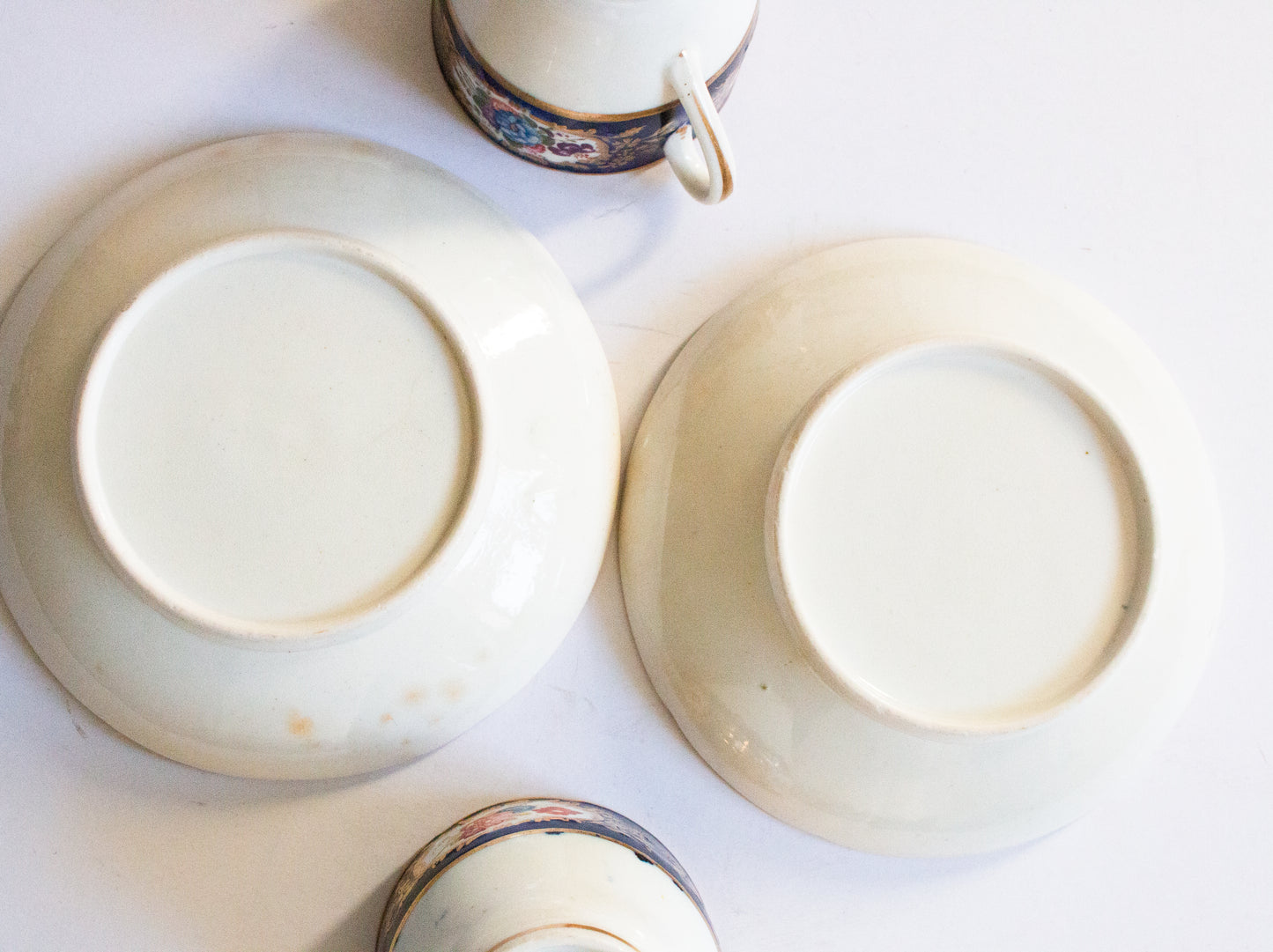Vintage Imari Colours China Teacups with Floral and Gilt Detail (2)