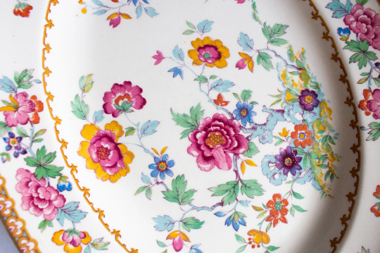 A. J. Wilkinson Royal Staffordshire Pottery 'Shalimar' Pattern Small Graduated Serving Platters (2)