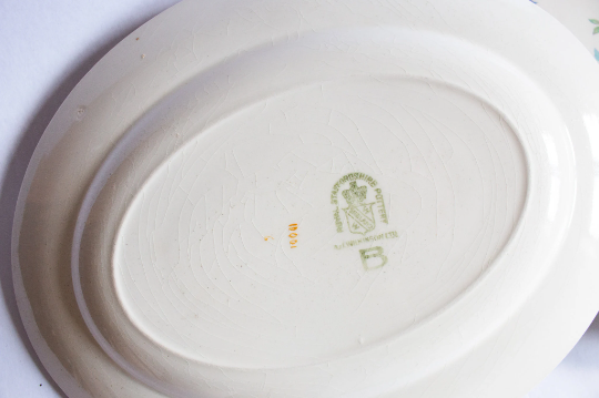 A. J. Wilkinson Royal Staffordshire Pottery 'Shalimar' Pattern Small Graduated Serving Platters (2)