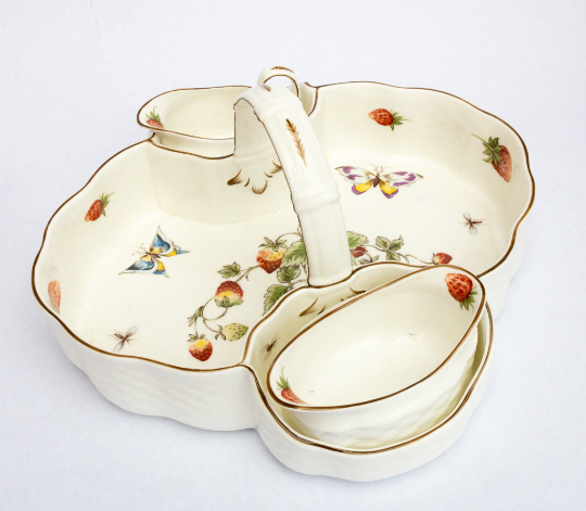 Coalport 'Strawberry' Pattern Serving Dish Set with Handle