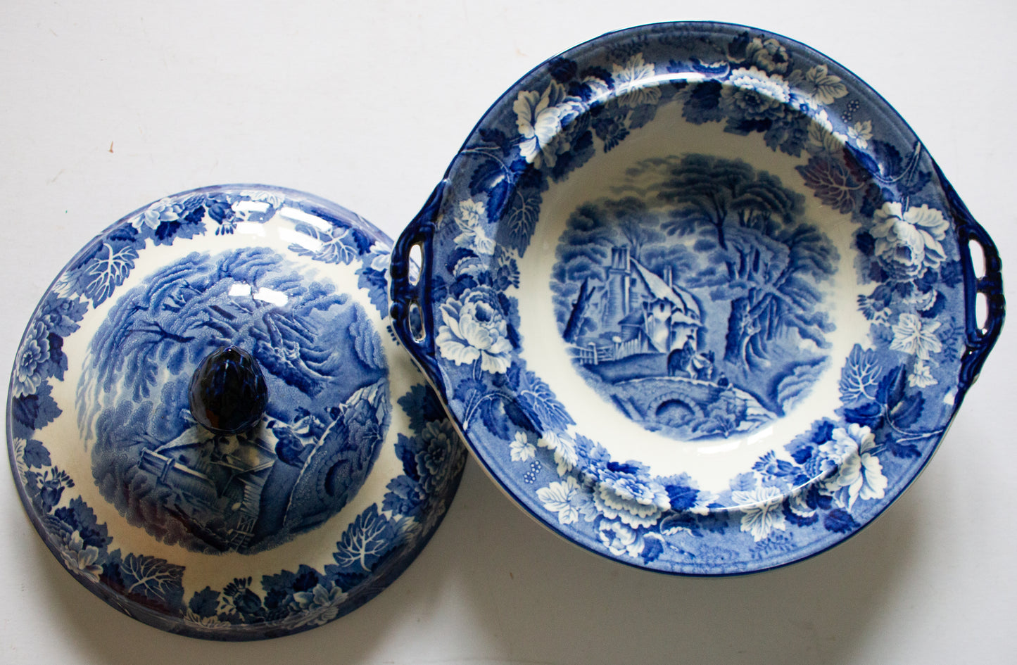Enoch Wood's Woods Ware 'English Scenery' Patter Blue and White Transferware Lidded Serving Tureen