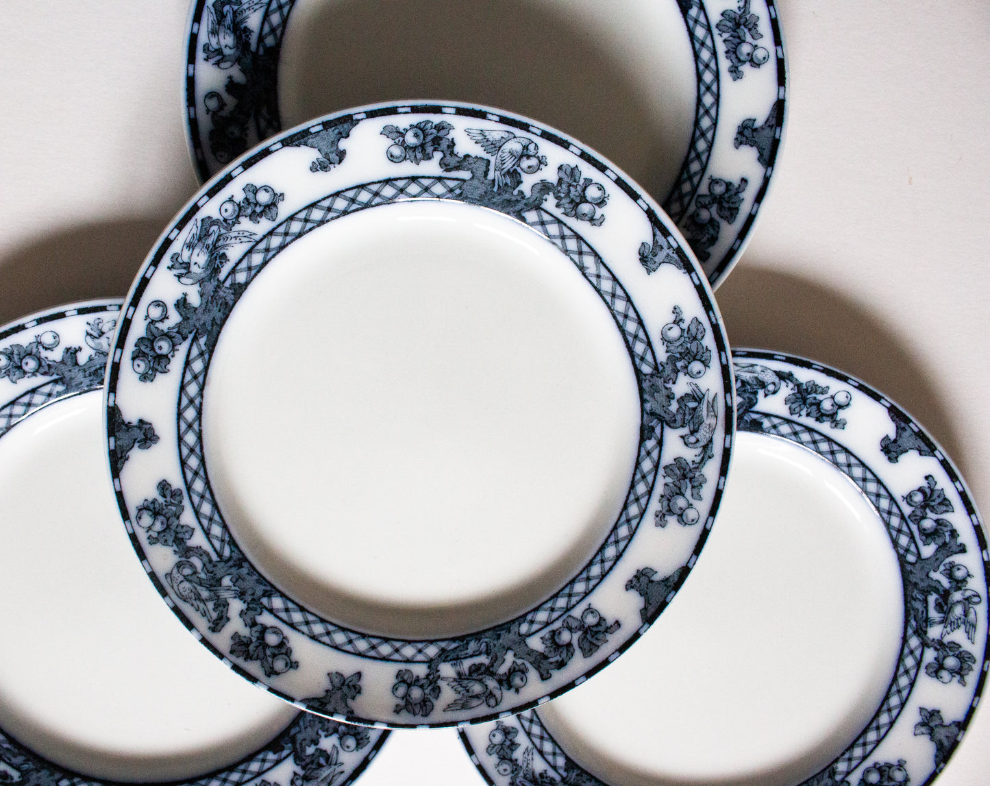 Losol Ware Keeling & Co. Ltd. Burslem England 'Beverley' Pattern Blue and White Transferware 8" Plates (4)
