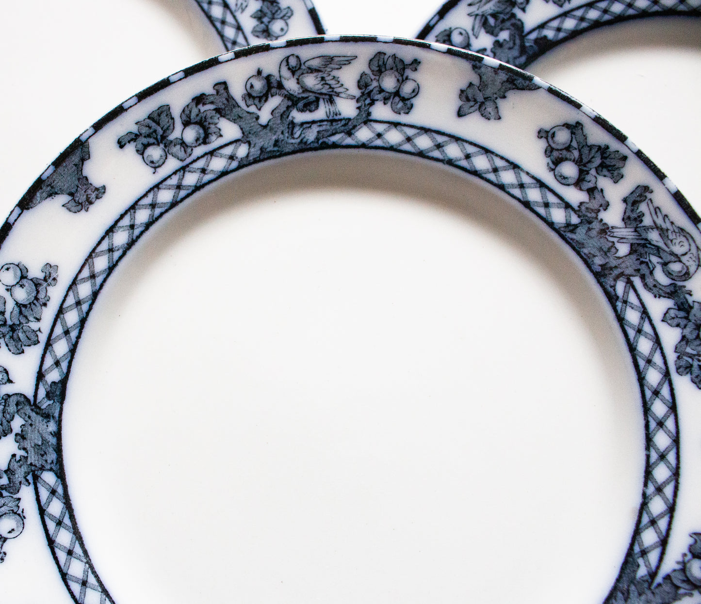 Losol Ware Keeling & Co. Ltd. Burslem England 'Beverley' Pattern Blue and White Transferware 8" Plates (4)