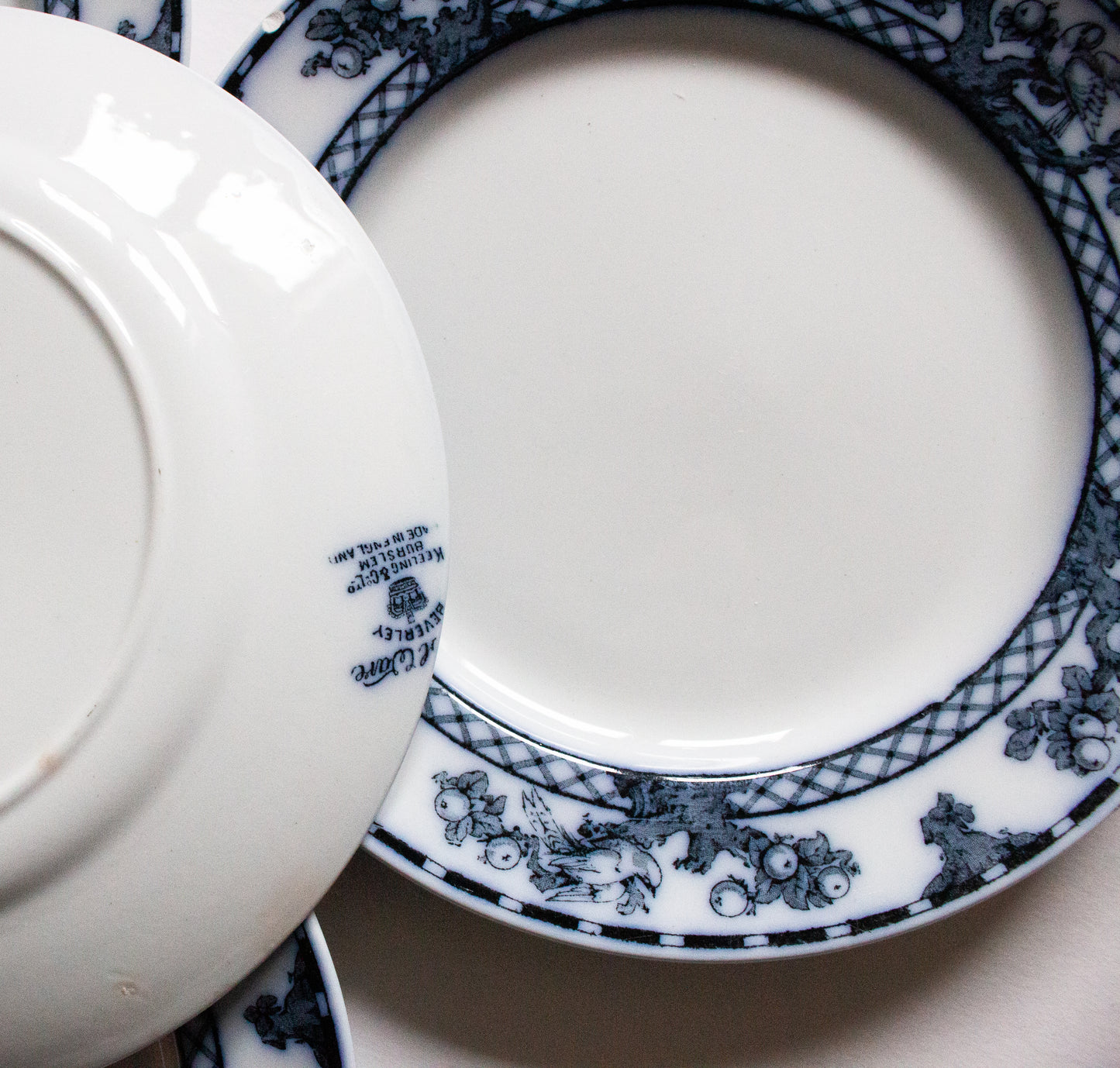 Losol Ware Keeling & Co. Ltd. Burslem England 'Beverley' Pattern Blue and White Transferware 8" Plates (4)