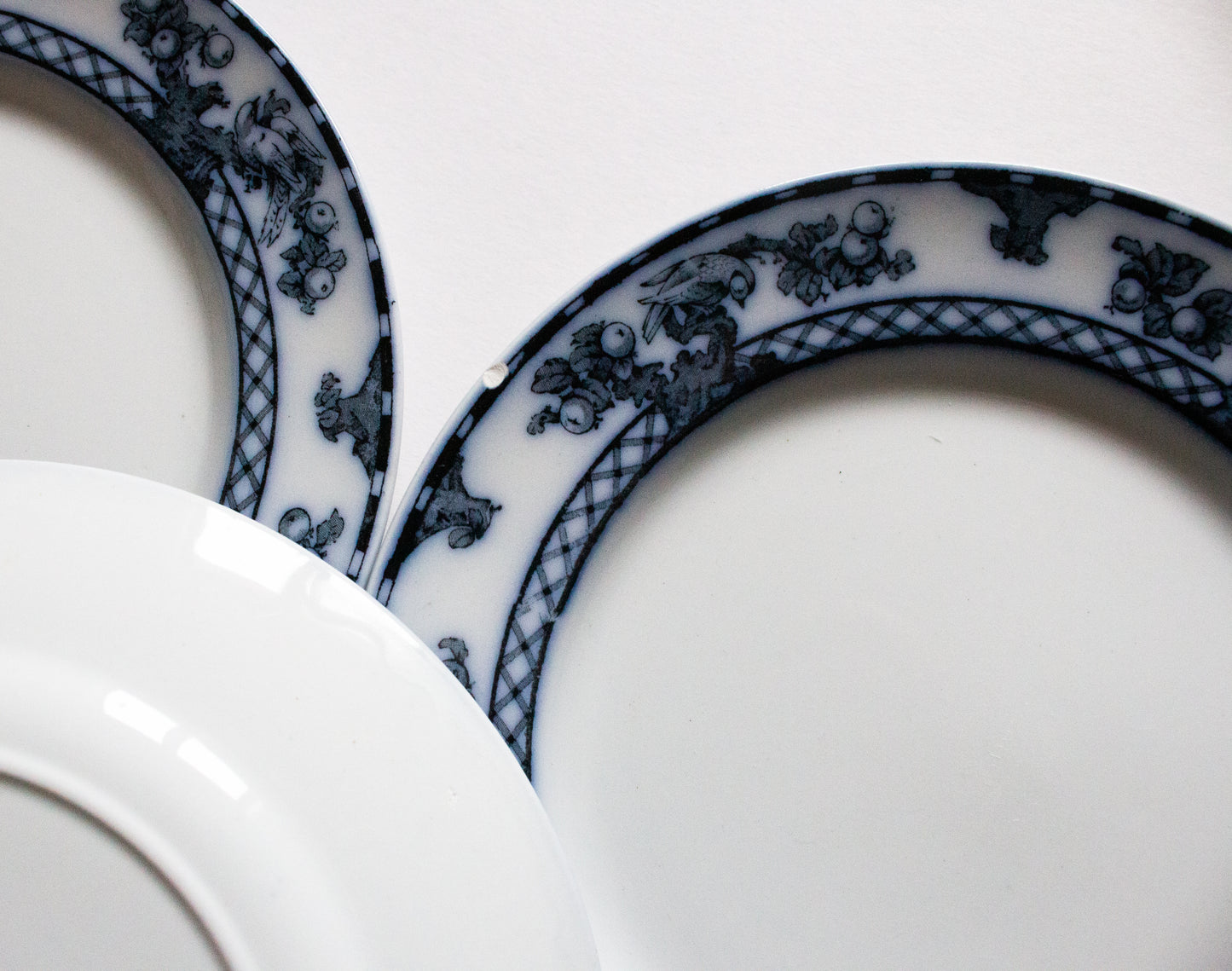 Losol Ware Keeling & Co. Ltd. Burslem England 'Beverley' Pattern Blue and White Transferware 8" Plates (4)