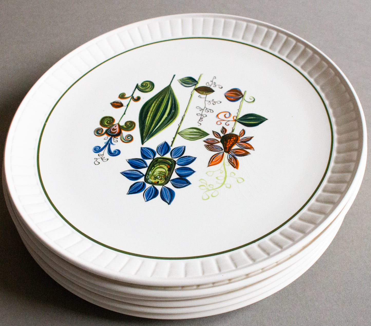 Royal Worcester Group Palissy England 'Bergen' Pattern Mid Century 10" Dinner Plates (6)