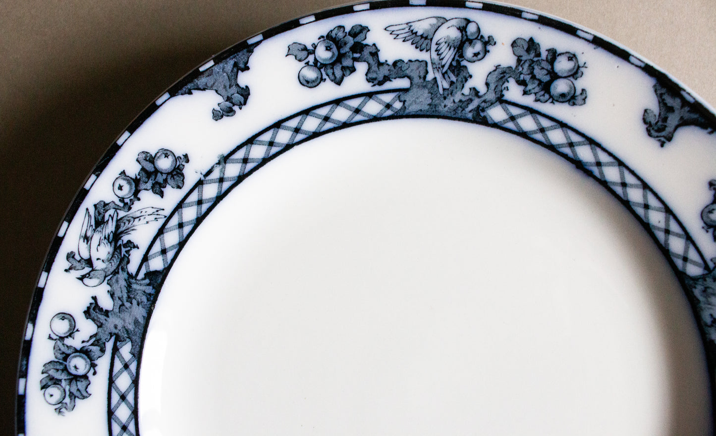 Losol Ware Keeling & Co. Ltd. Burslem England 'Beverley' Pattern Blue and White Transferware 10.5" Dinner Plates (6)