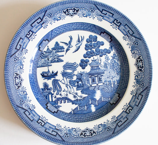 Churchill China 'Willow' Pattern Blue and White Transferware 9.5" Plates (5)