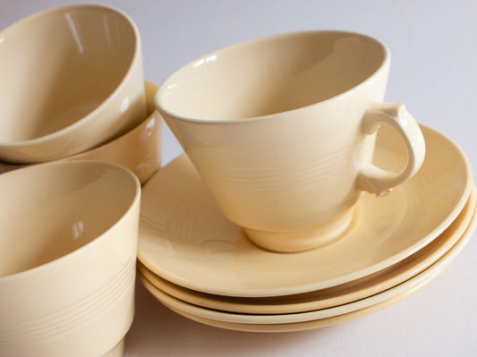 Woods Ware 'Jasmine' Yellow Tea Cups and Saucers (4)
