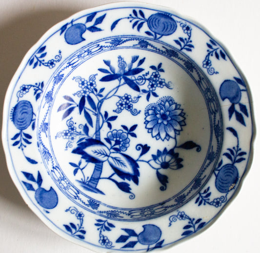 Meissen 'Onion' Pattern Rimmed Flow Blue and White Transferware Soup Bowl or Fruit Saucer