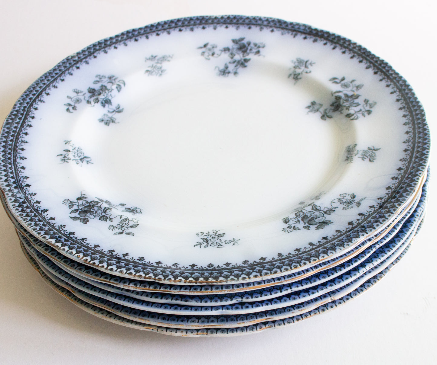 Burgess & Leigh Middleport Pottery Burslem England 'Florida' Pattern Flow Blue 9.75" Dinner Plates (4)