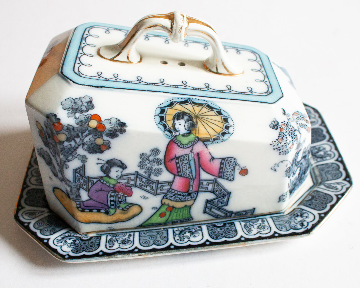 Keeling & Co. Ltd. Burslem Losol Ware 'Nanking' Pattern Blue and White Transferware Butter Dish