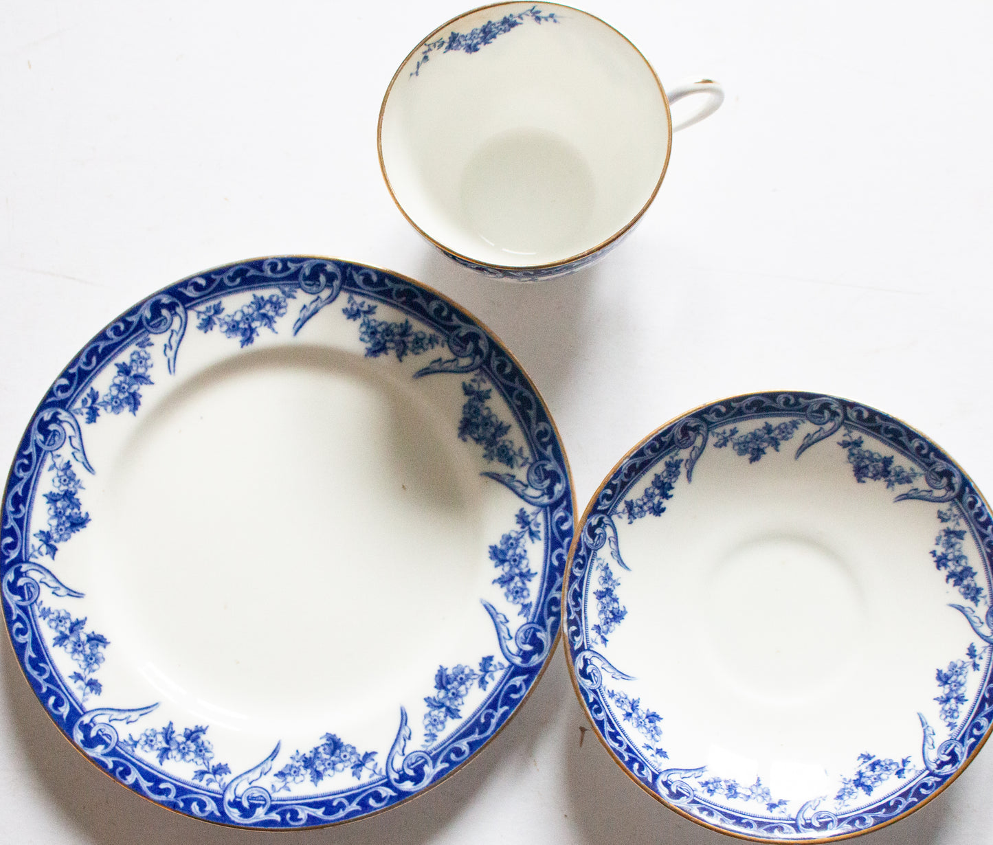 Aynsley Bone China Blue and White Transferware  Teacup Trio