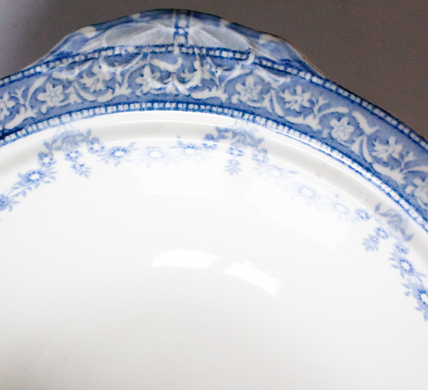 J. & G. Meakin England 'Woodbine' Blue and White Transferware Tureen Base