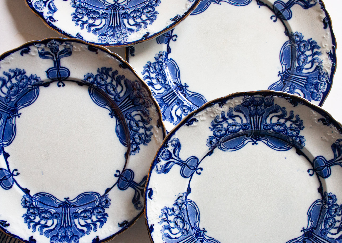 S. F. & Co. 'Nile' Pattern Flow China  10.25" Dinner Plates (4)