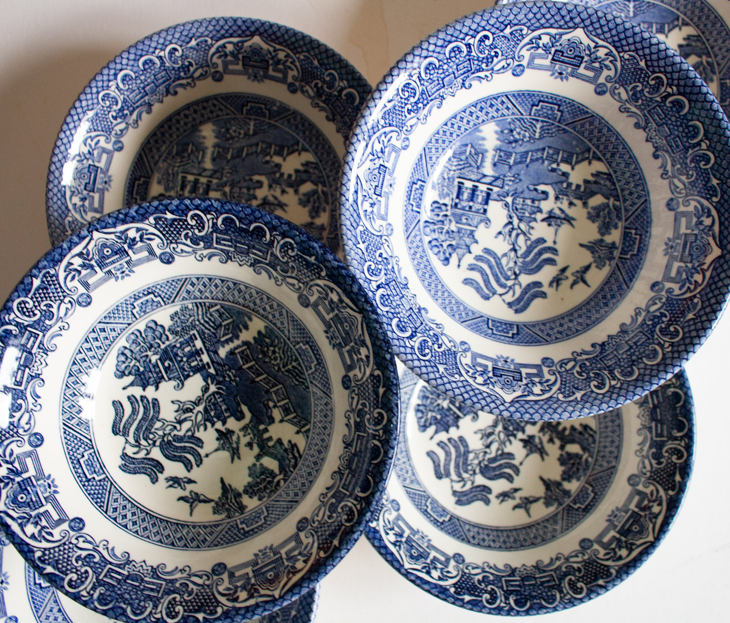 English Ironstone Tableware 'Willow' Pattern Blue and White Transferware Dessert or Cereal Bowls (6)