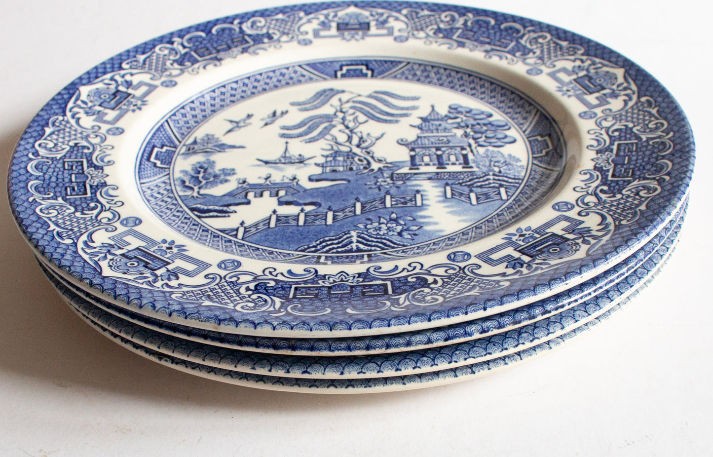 EIT English Ironstone Tableware Blue and White 'Willow' Pattern 9.75" Transferware Plates (4)