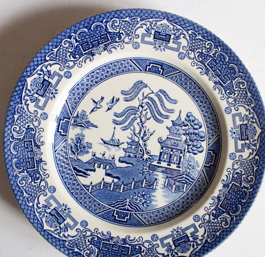 EIT English Ironstone Tableware Blue and White 'Willow' Pattern 9.75" Transferware Plates (4)