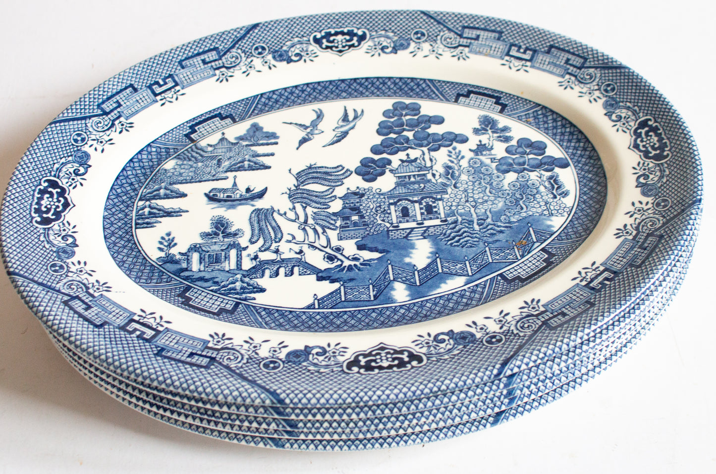 Churchill China 'Willow' Pattern Blue and White Transferware Large Oval Dinner Plates (5)