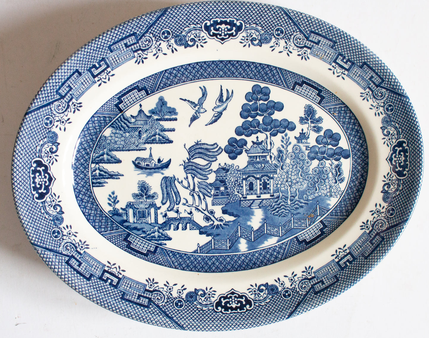 Churchill China 'Willow' Pattern Blue and White Transferware Large Oval Dinner Plates (5)