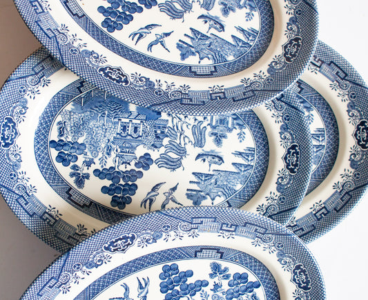 Churchill China 'Willow' Pattern Blue and White Transferware Large Oval Dinner Plates (5)