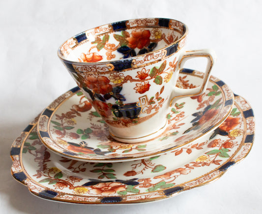 Antique Porcelain Imari Batwing Handles Teacup Trio