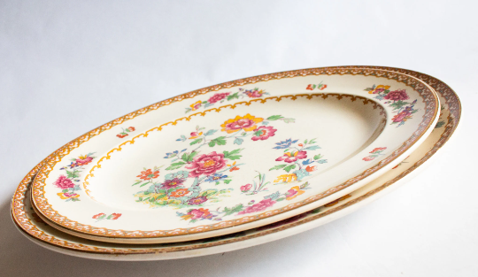 A. J. Wilkinson Royal Staffordshire Pottery 'Shalimar' Pattern Small Graduated Serving Platters (2)